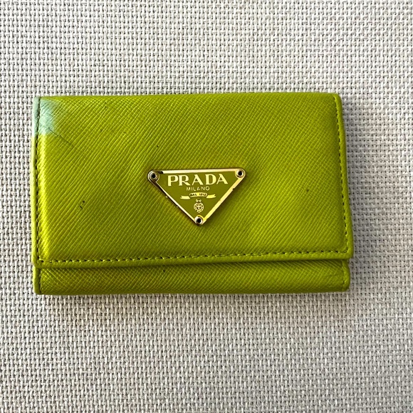 Cute Prada keychain cardholder💚 - Picture 1 of 8
